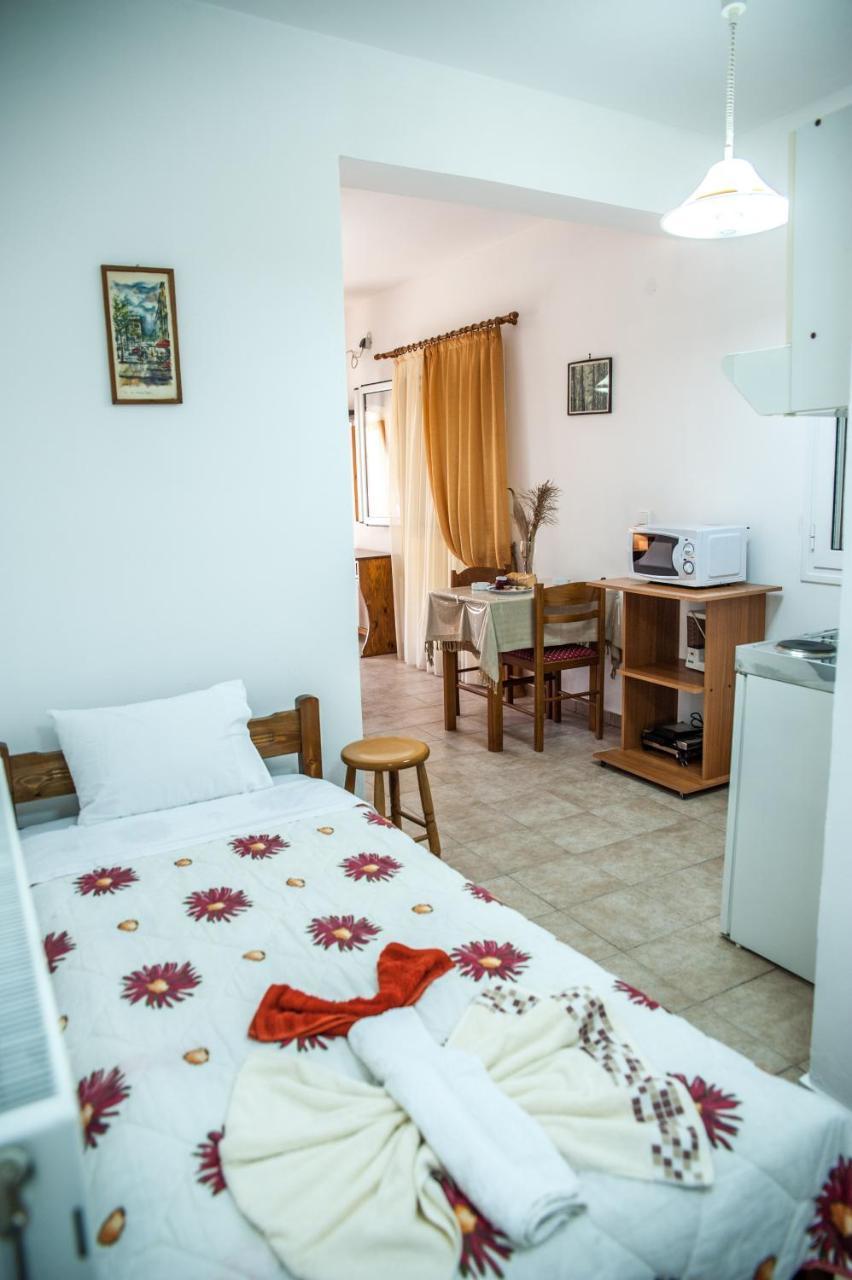 Thimios Rooms Keramiaí Buitenkant foto