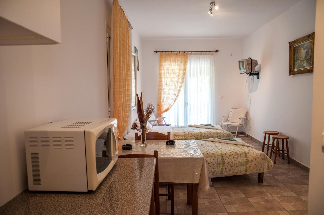 Thimios Rooms Keramiaí Buitenkant foto