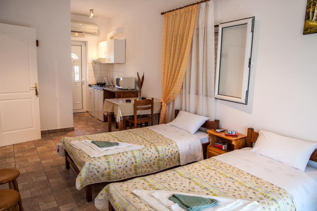 Thimios Rooms Keramiaí Buitenkant foto