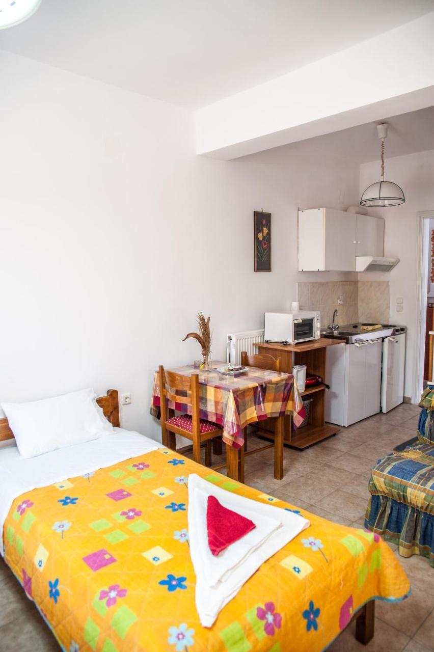 Thimios Rooms Keramiaí Buitenkant foto